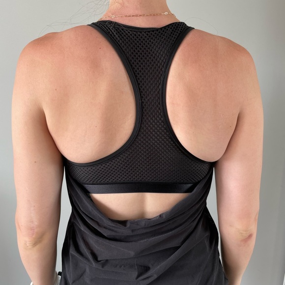 Lululemon Tank - size 4 - Picture 2 of 4